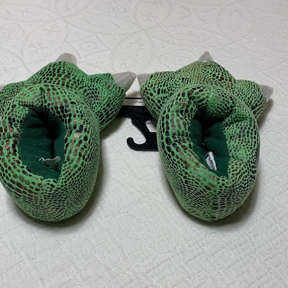 5/6 T-Rex Jurassic World Plush Toddler Slippers - Picture 4 of 12